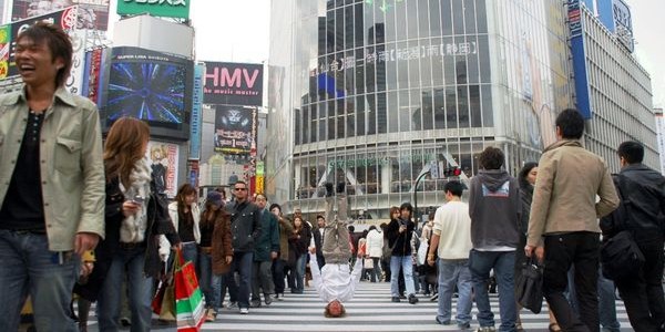 headstand in shibuya